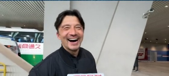  帶孩子和帶球隊(duì)哪個(gè)更累？謝暉笑言：都累，但帶孩子更累