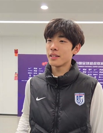  國青歸來上演中超首秀，朱鵬宇：感覺很好，場上大哥們很支持我