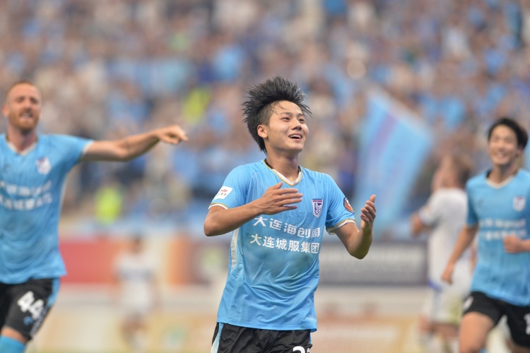  19歲國青小將毛偉杰進(jìn)入大連英博戰(zhàn)泰山首發(fā)，將迎中超首秀